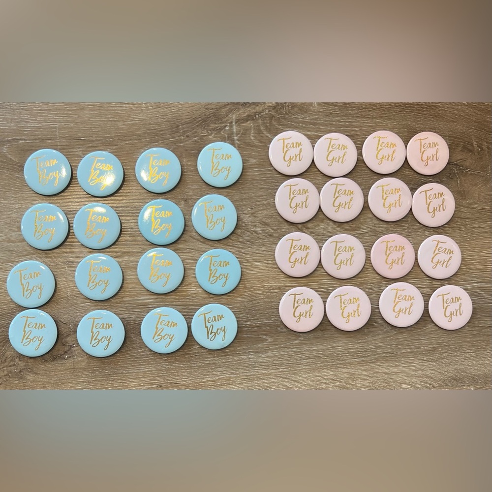 Gender Reveal Pins (32 pieces)